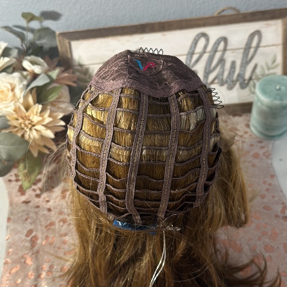 NWT vivica fox deep lace front wig - Picture 7 of 8